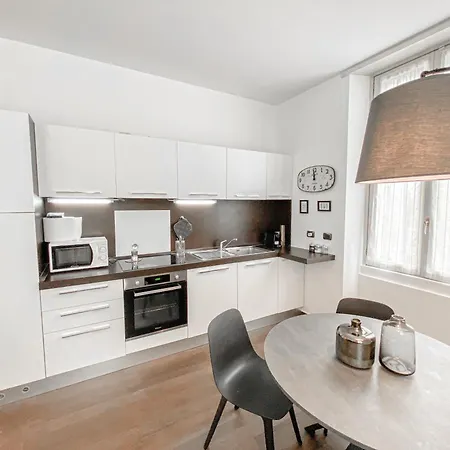 Apartment Mac Mahon Mailand